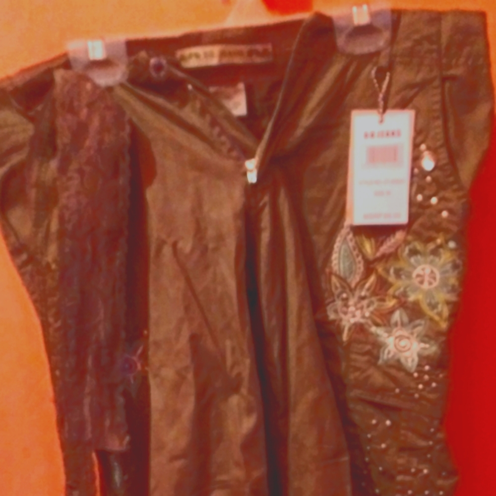 BB JEANS NWT WOMEN'S Medium Capris pants